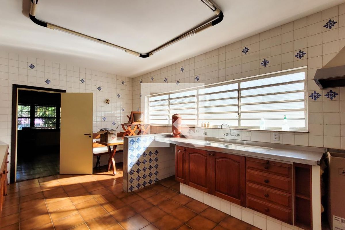 Casa à Venda - Jardim Chapadão, 4 Quartos,  280 m2 em , Campinas - sp | SoloBR