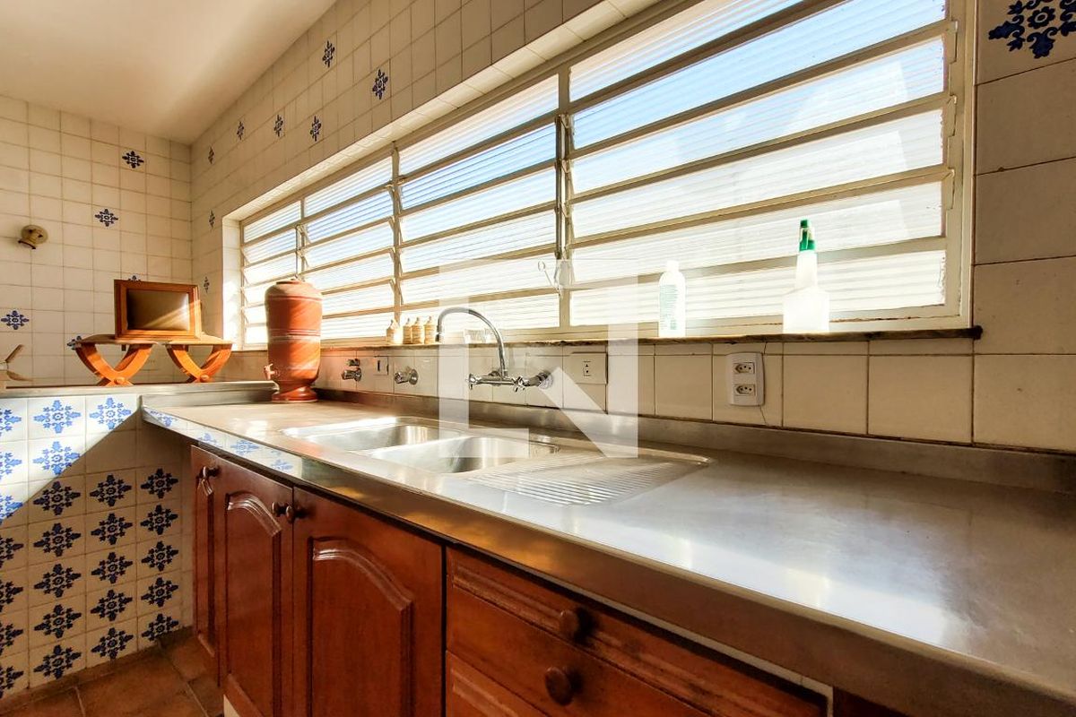 Casa à Venda - Jardim Chapadão, 4 Quartos,  280 m2 em , Campinas - sp | SoloBR