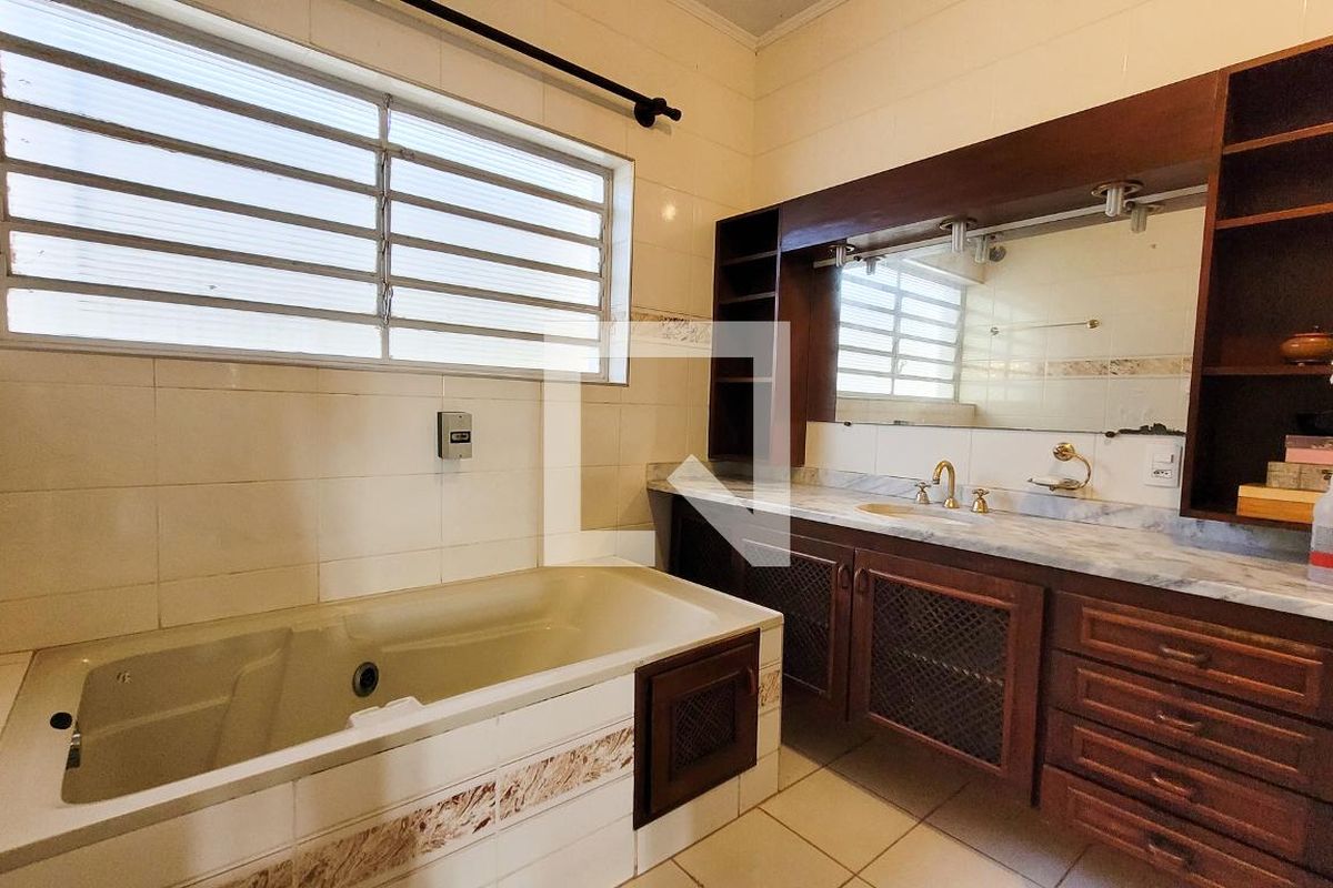 Casa à Venda - Jardim Chapadão, 4 Quartos,  280 m2 em , Campinas - sp | SoloBR