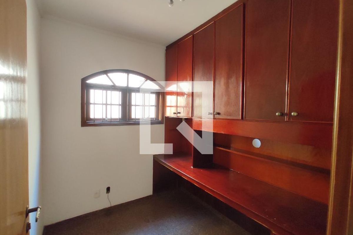 Casa, 3 quartos, 214 m² - Foto 34