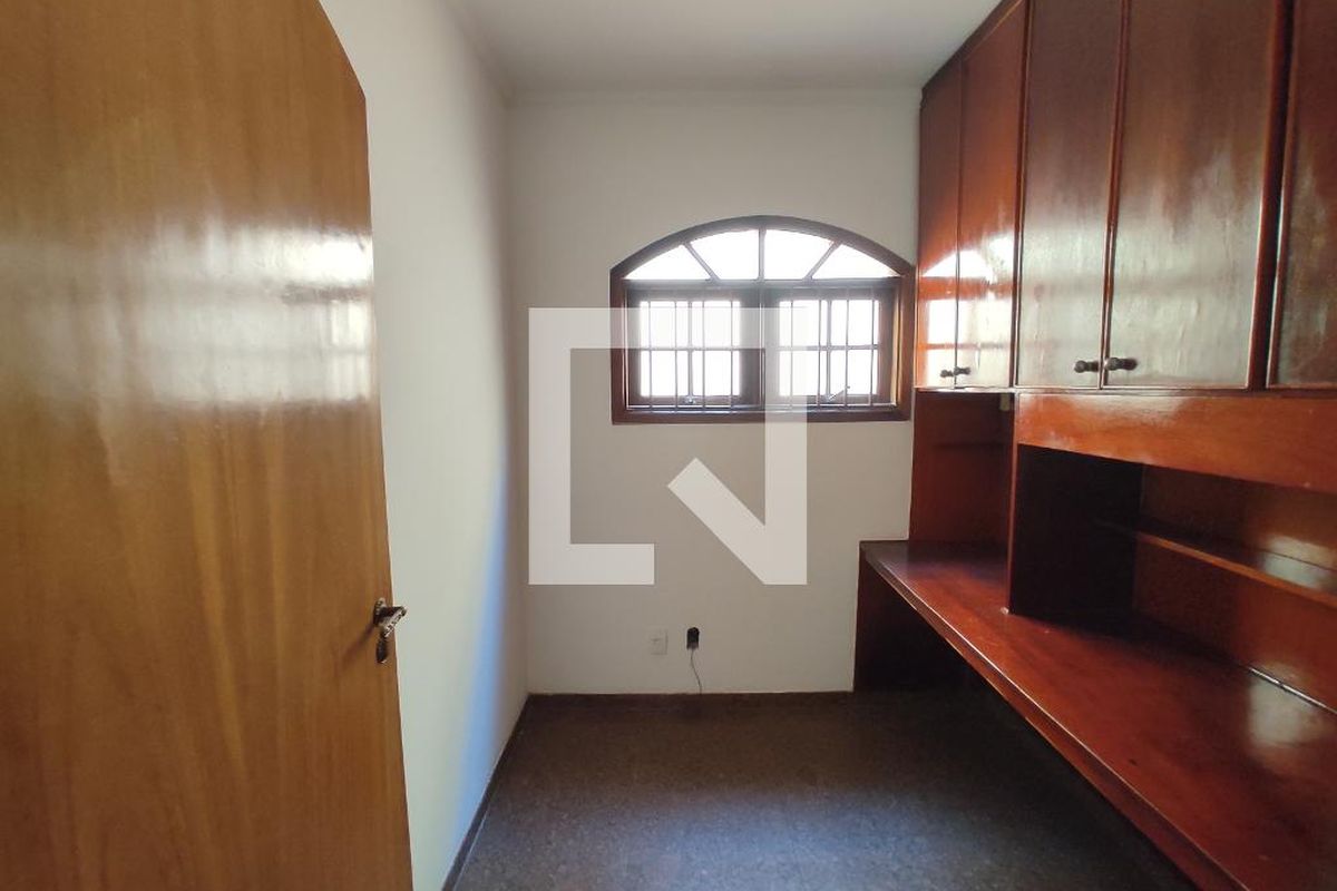 Casa, 3 quartos, 214 m² - Foto 24