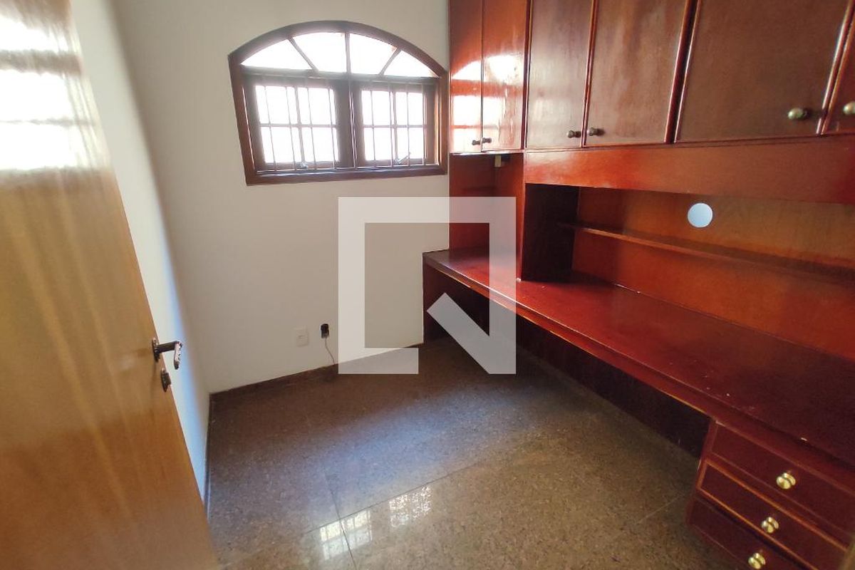 Casa, 3 quartos, 214 m² - Foto 32