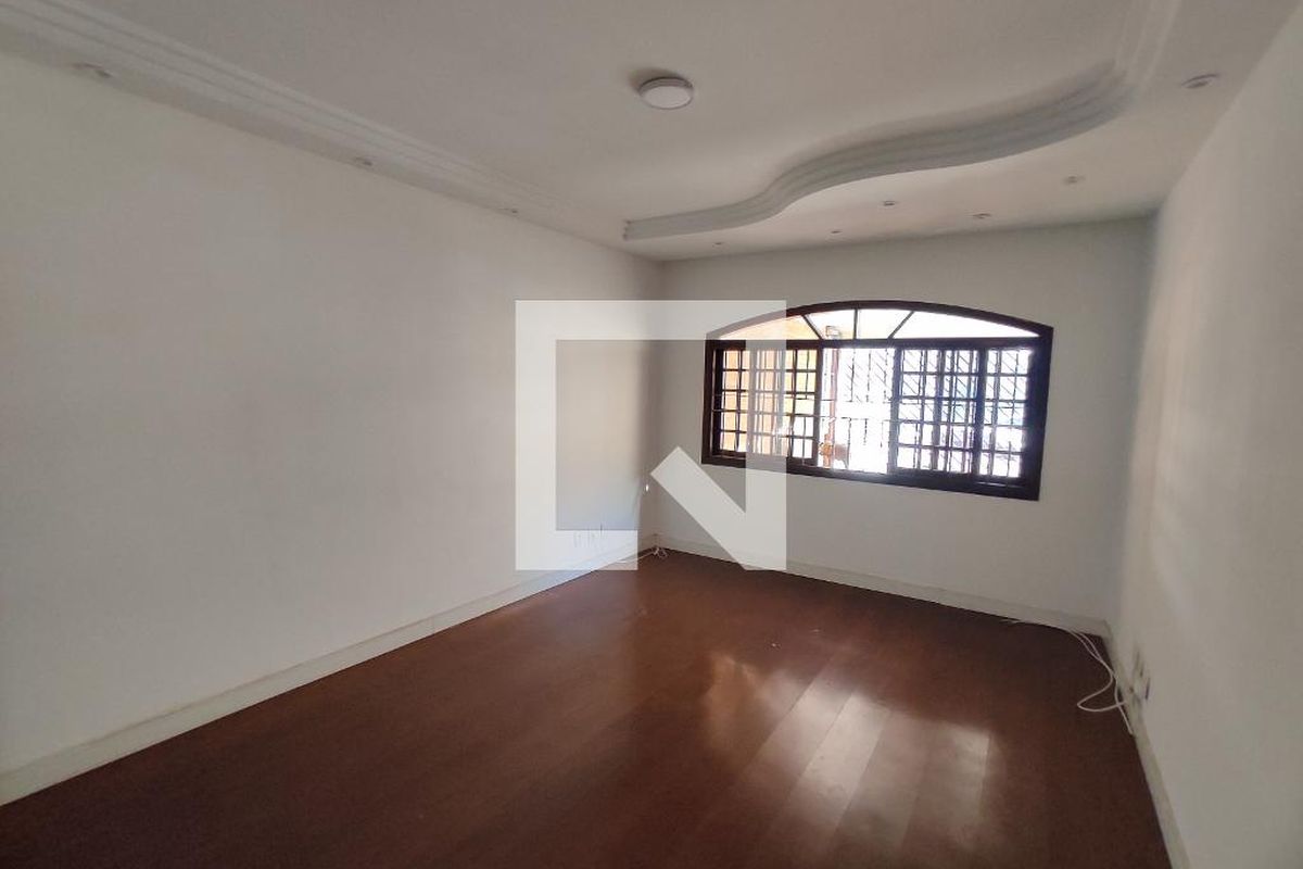 Casa, 3 quartos, 214 m² - Foto 2