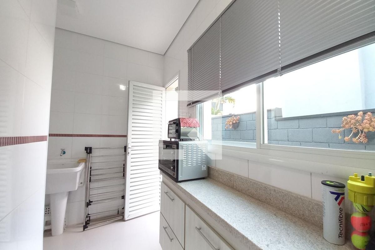 Casa à Venda - Swiss Park, 3 Quartos,  345 m2 em , Campinas - sp | SoloBR