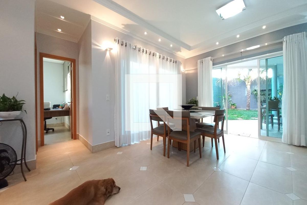 Casa à Venda - Swiss Park, 3 Quartos,  345 m2 em , Campinas - sp | SoloBR