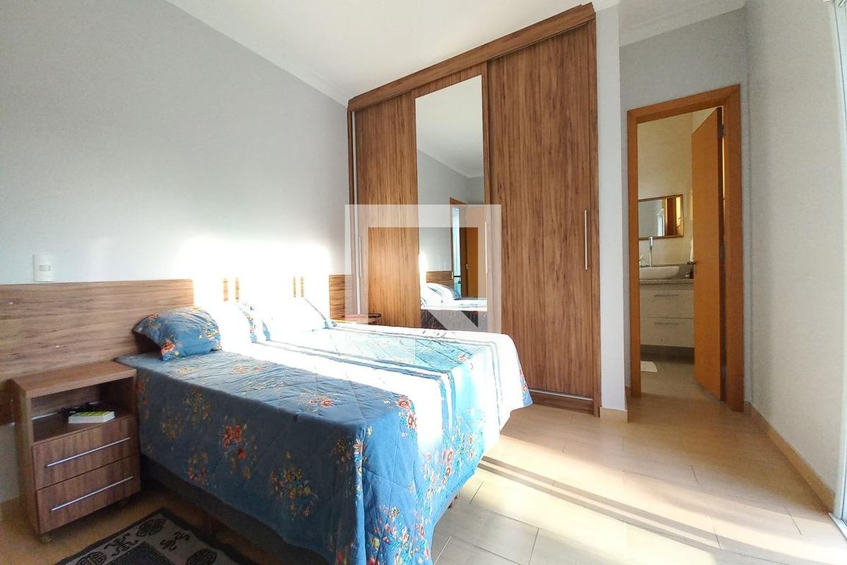 Casa à Venda - Swiss Park, 3 Quartos,  345 m2 em , Campinas - sp | SoloBR