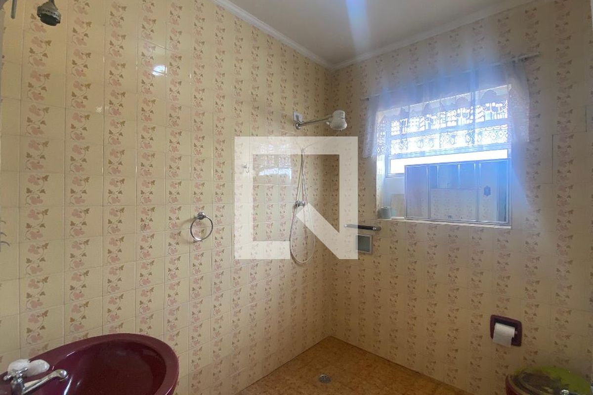 Casa, 4 quartos, 240 m² - Foto 44