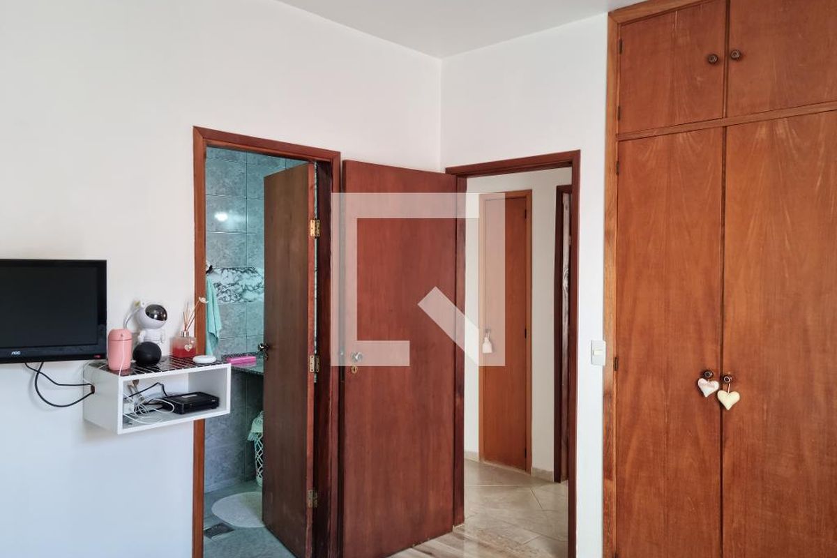 Casa à Venda - Parque Prado, 3 Quartos,  250 m2 em , Campinas - sp | SoloBR