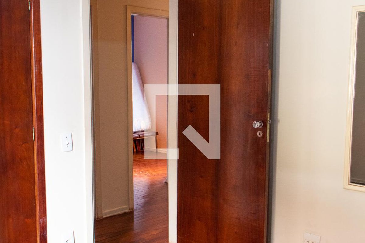Casa à Venda - Jardim Flamboyant, 4 Quartos,  169 m2 em , Campinas - sp | SoloBR