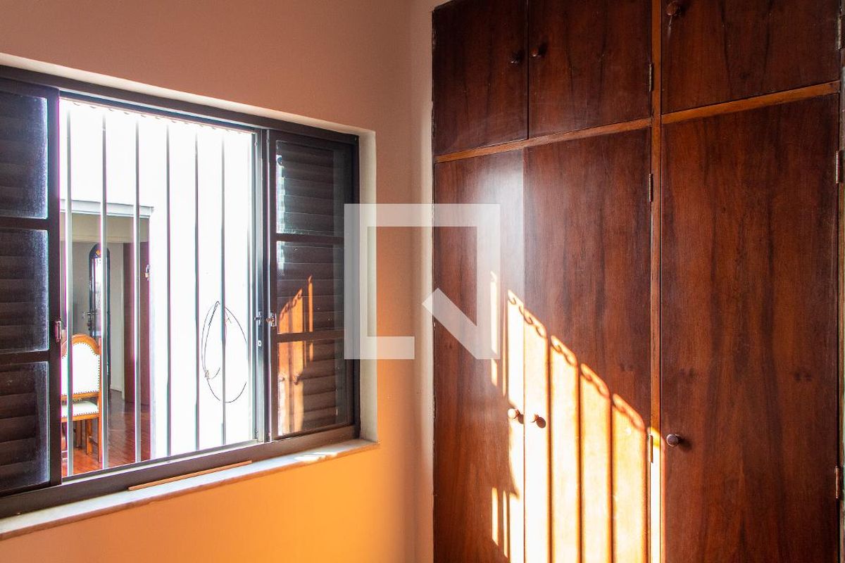 Casa à Venda - Jardim Flamboyant, 4 Quartos,  169 m2 em , Campinas - sp | SoloBR