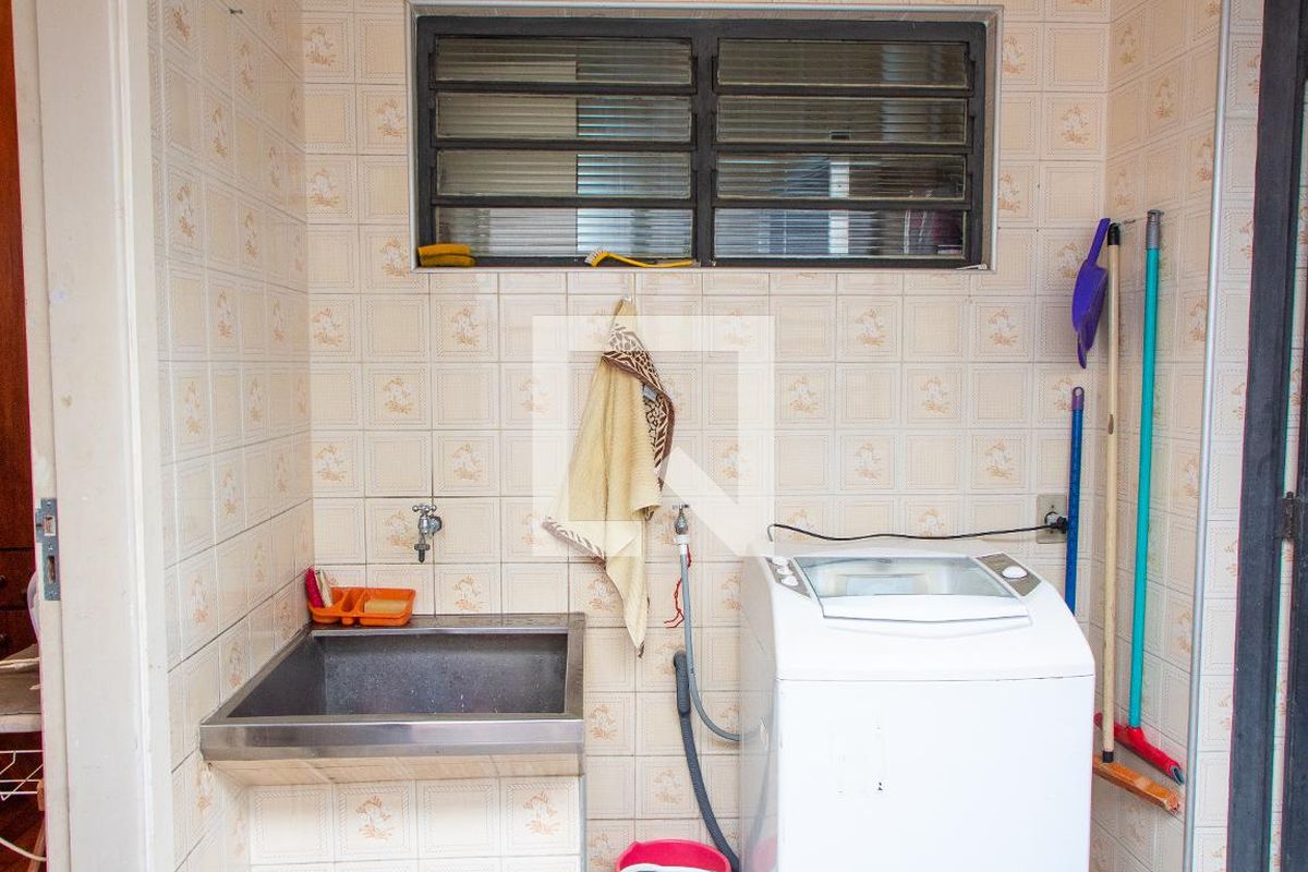 Casa à Venda - Jardim Flamboyant, 4 Quartos,  169 m2 em , Campinas - sp | SoloBR