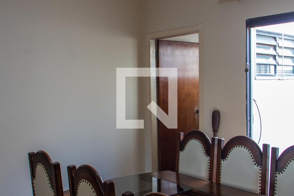 Casa à Venda - Jardim Flamboyant, 4 Quartos,  169 m2 em , Campinas - sp | SoloBR