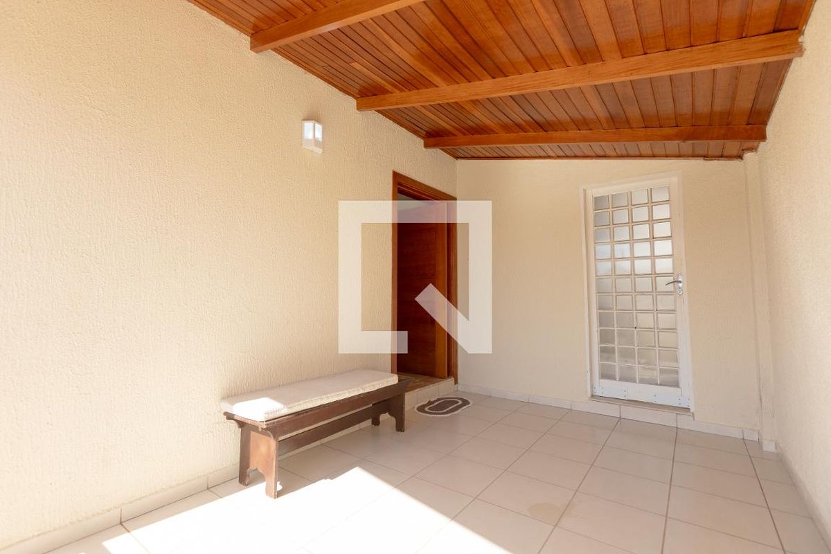 Casa à Venda - Jardim Flamboyant, 2 Quartos,  270 m2 em , Campinas - sp | SoloBR