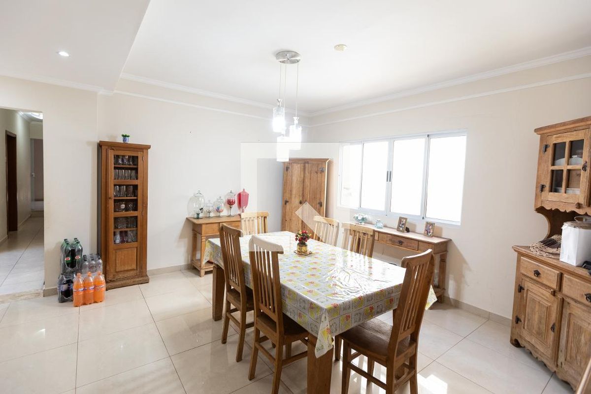 Casa à Venda - Jardim Flamboyant, 2 Quartos,  270 m2 em , Campinas - sp | SoloBR