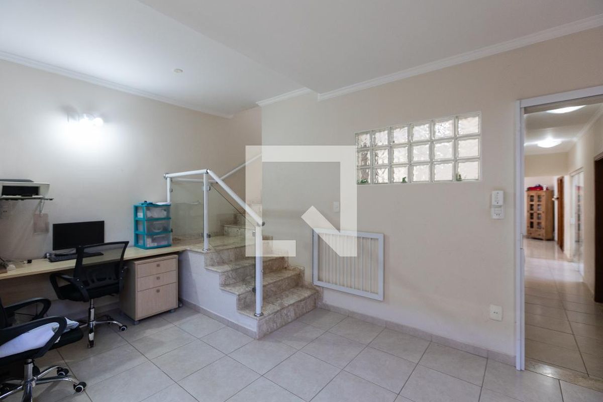 Casa à Venda - Jardim Flamboyant, 2 Quartos,  270 m2 em , Campinas - sp | SoloBR