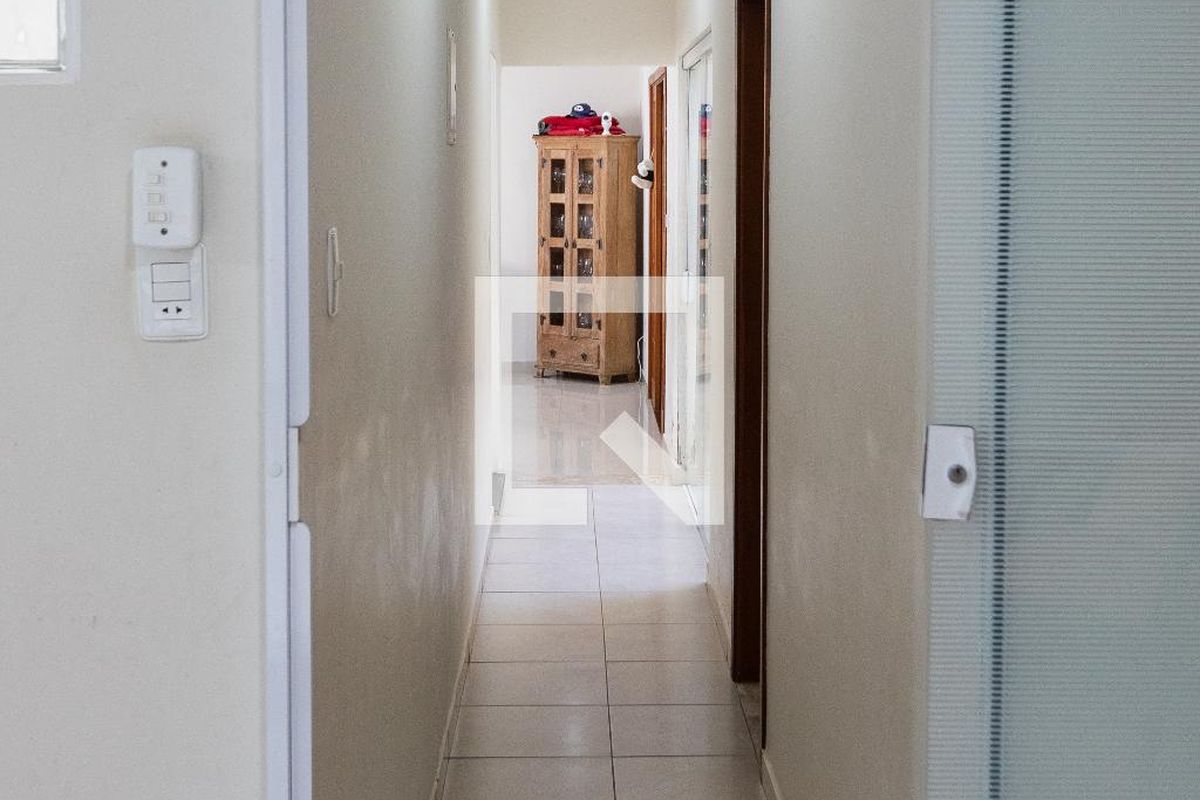 Casa à Venda - Jardim Flamboyant, 2 Quartos,  270 m2 em , Campinas - sp | SoloBR
