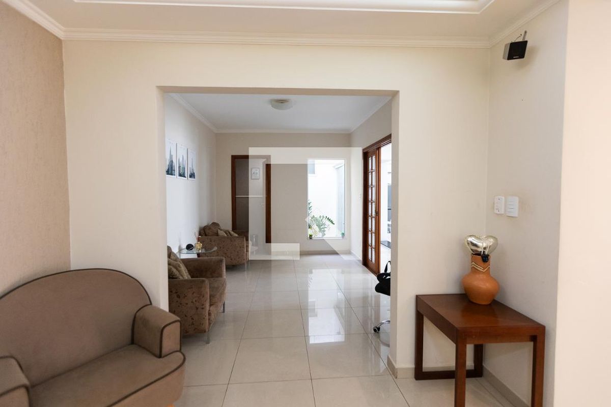 Casa à Venda - Jardim Flamboyant, 2 Quartos,  270 m2 em , Campinas - sp | SoloBR
