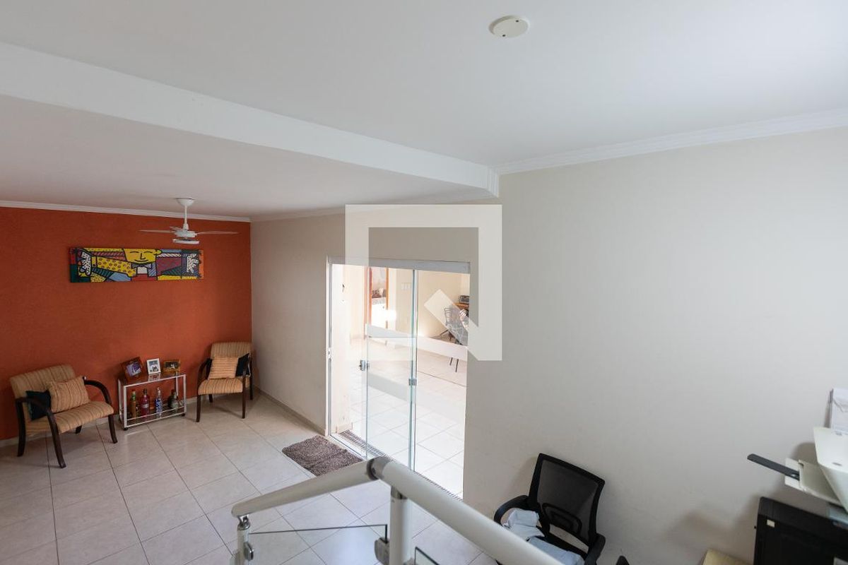 Casa à Venda - Jardim Flamboyant, 2 Quartos,  270 m2 em , Campinas - sp | SoloBR