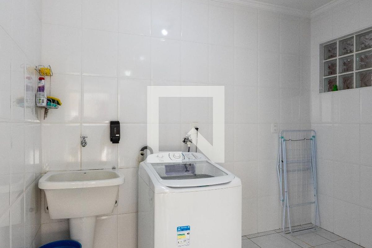 Casa à Venda - Jardim Flamboyant, 2 Quartos,  270 m2 em , Campinas - sp | SoloBR