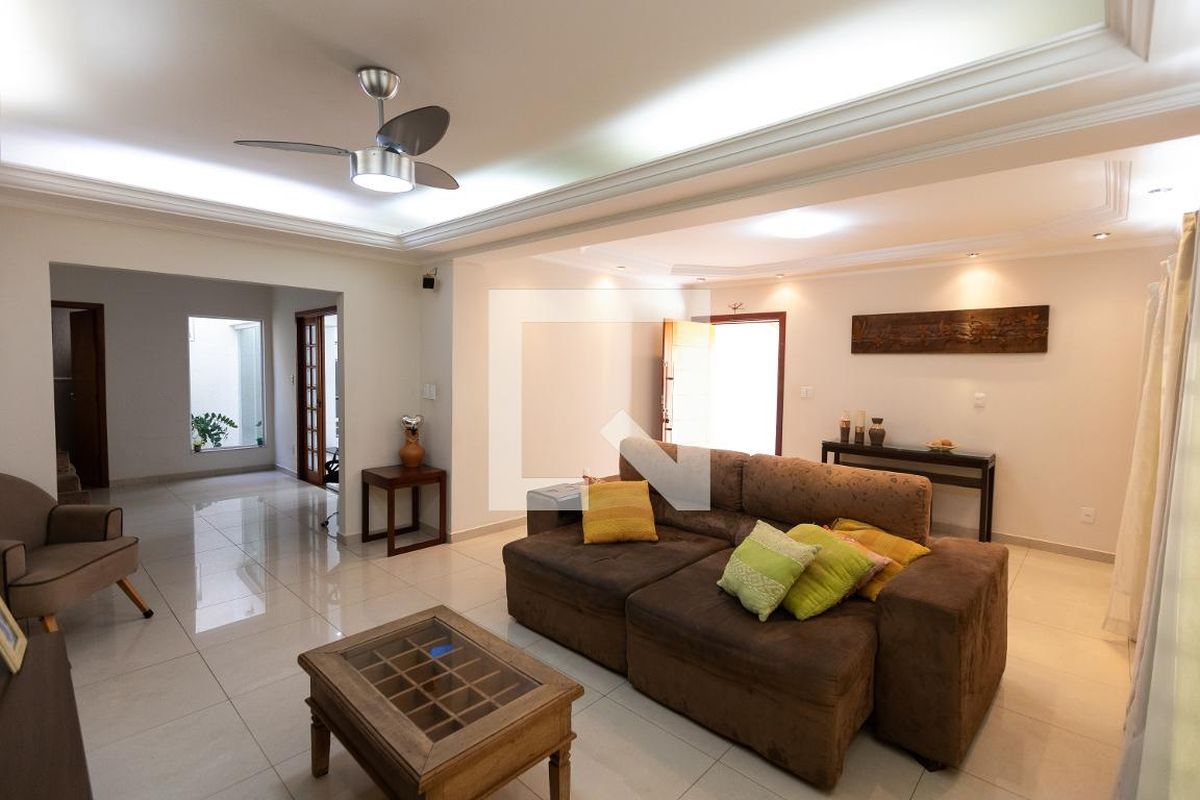 Casa à Venda - Jardim Flamboyant, 2 Quartos,  270 m2 em , Campinas - sp | SoloBR