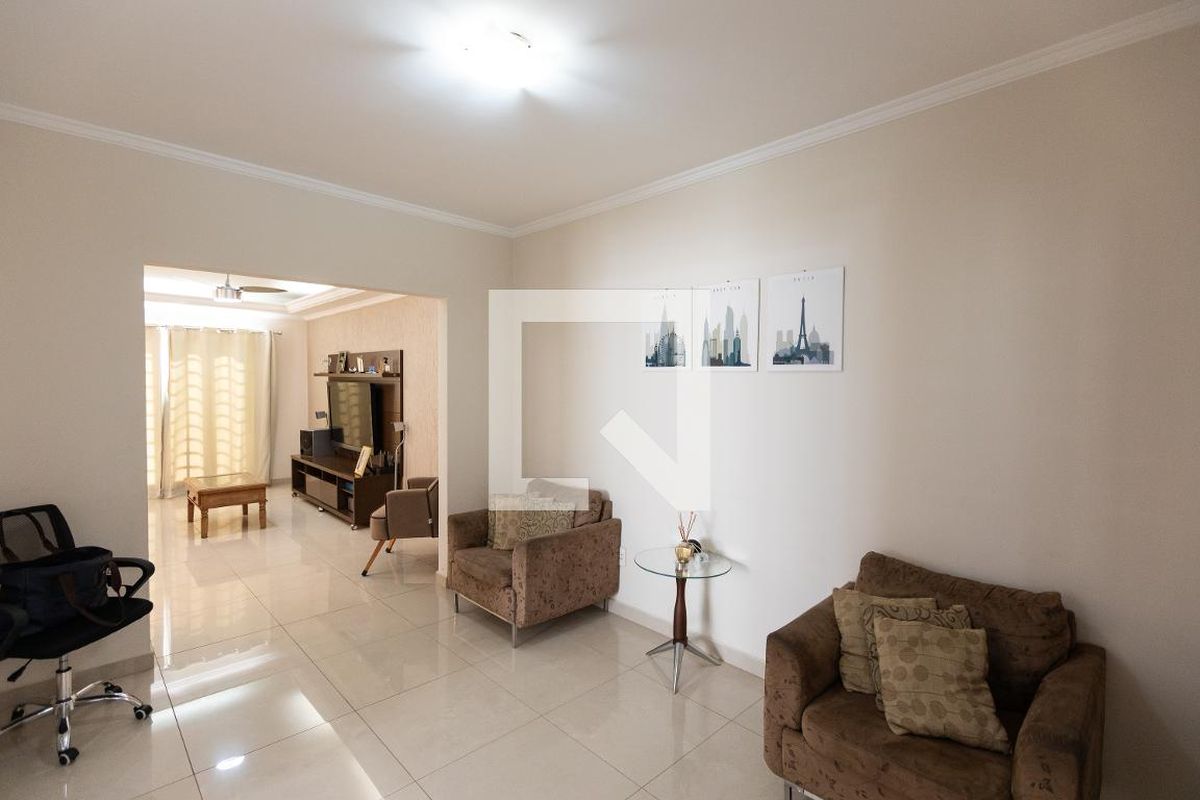 Casa à Venda - Jardim Flamboyant, 2 Quartos,  270 m2 em , Campinas - sp | SoloBR