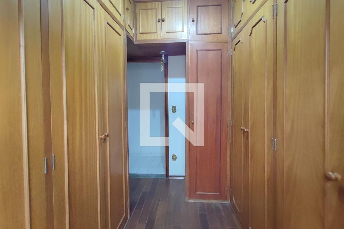 Casa à Venda - Jardim do Lago, 5 Quartos,  280 m2 em , Campinas - sp | SoloBR