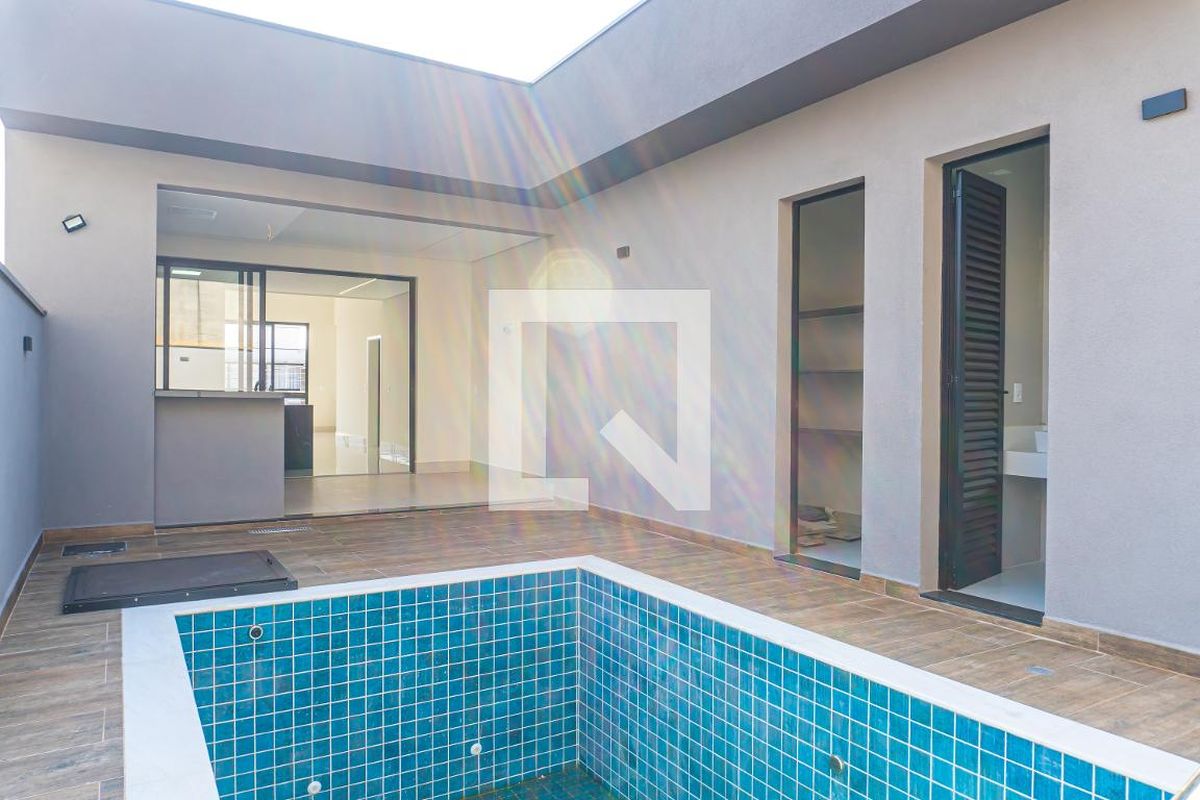 Casa à Venda - Swiss Park, 3 Quartos,  232 m2 em , Campinas - sp | SoloBR