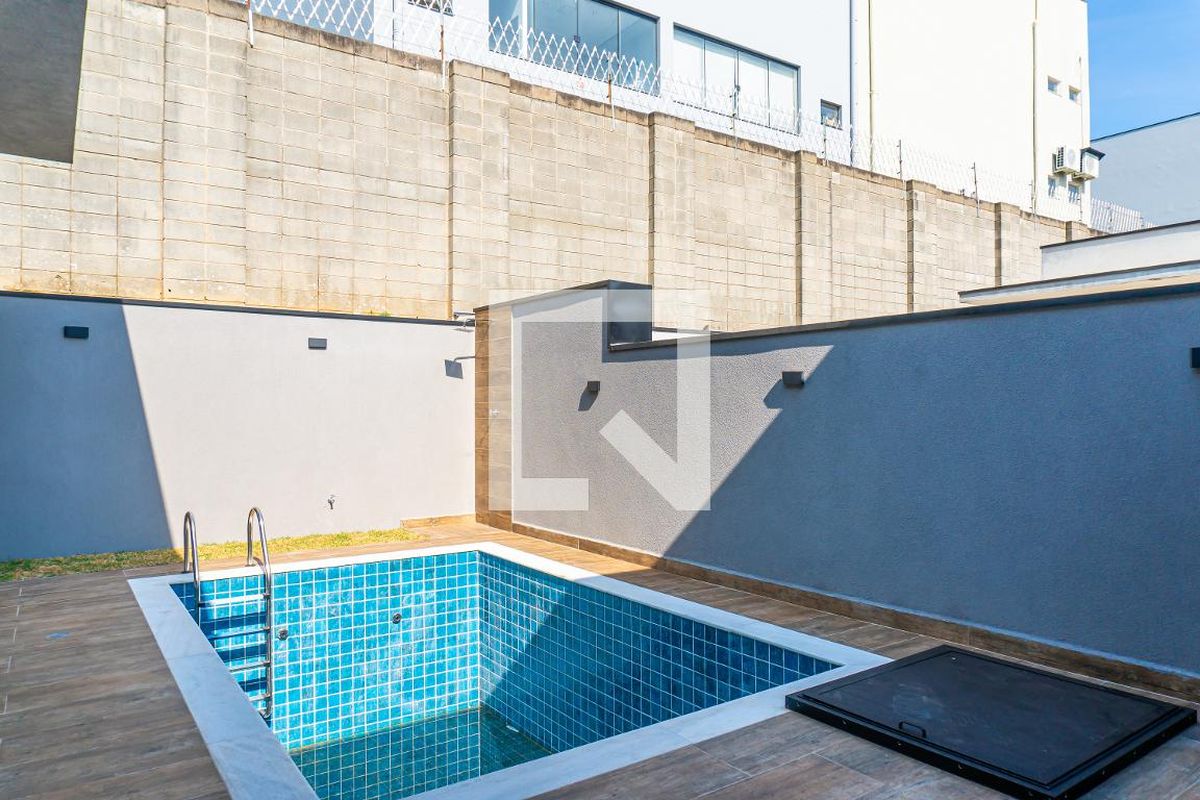 Casa à Venda - Swiss Park, 3 Quartos,  232 m2 em , Campinas - sp | SoloBR