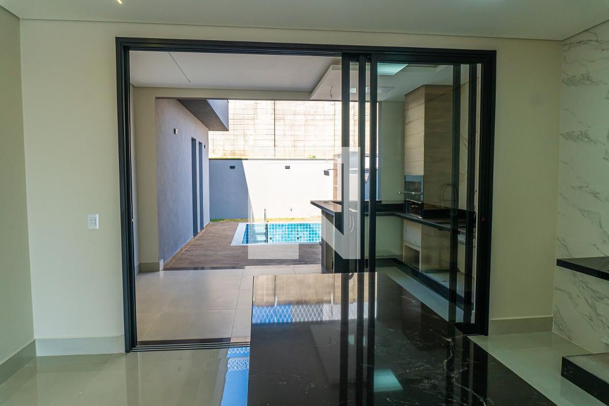 Casa à Venda - Swiss Park, 3 Quartos,  232 m2 em , Campinas - sp | SoloBR