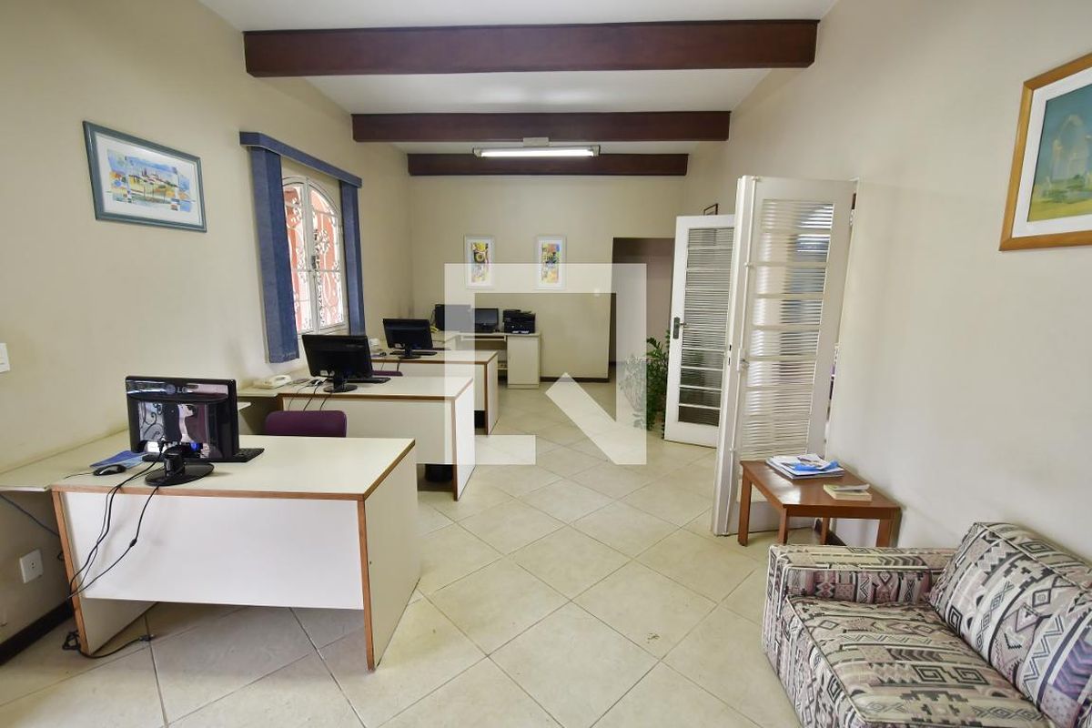Casa à Venda - Mansões Santo Antônio, 4 Quartos,  345 m2 em , Campinas - sp | SoloBR