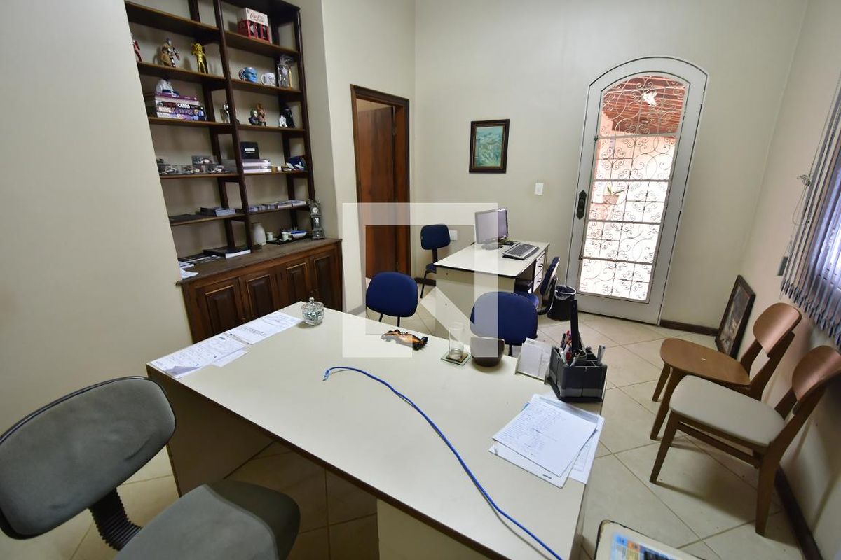 Casa à Venda - Mansões Santo Antônio, 4 Quartos,  345 m2 em , Campinas - sp | SoloBR