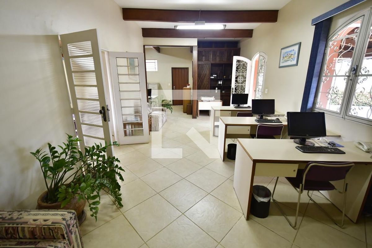 Casa à Venda - Mansões Santo Antônio, 4 Quartos,  345 m2 em , Campinas - sp | SoloBR