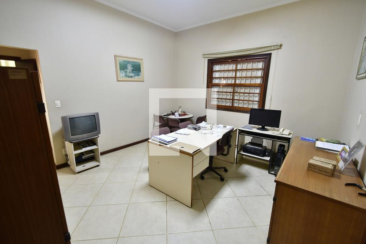 Casa à Venda - Mansões Santo Antônio, 4 Quartos,  345 m2 em , Campinas - sp | SoloBR