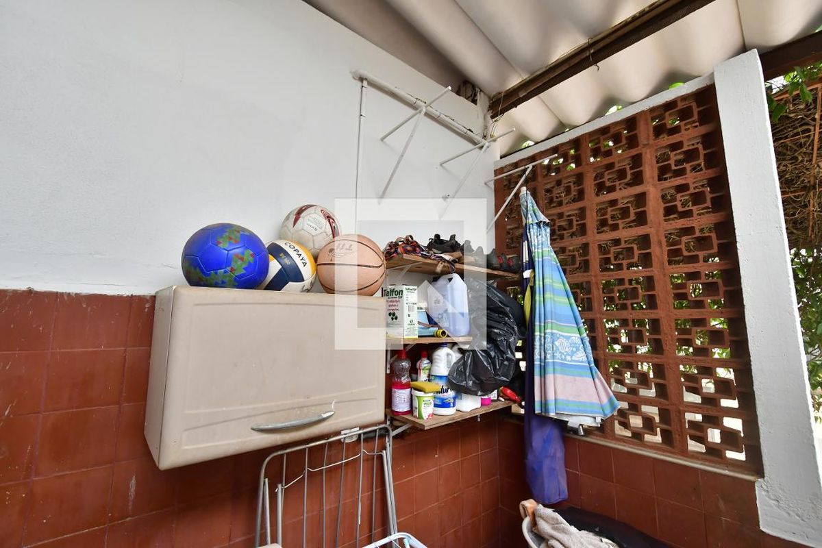 Casa à Venda - Mansões Santo Antônio, 3 Quartos,  1000 m2 em , Campinas - sp | SoloBR