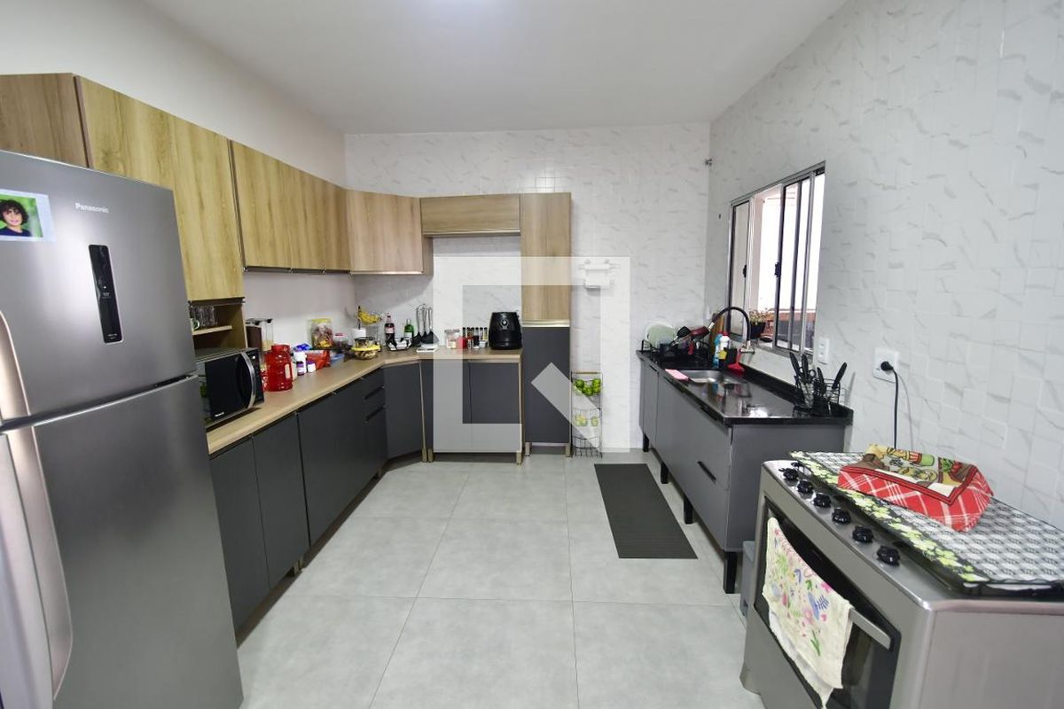 Casa à Venda - Mansões Santo Antônio, 3 Quartos,  1000 m2 em , Campinas - sp | SoloBR