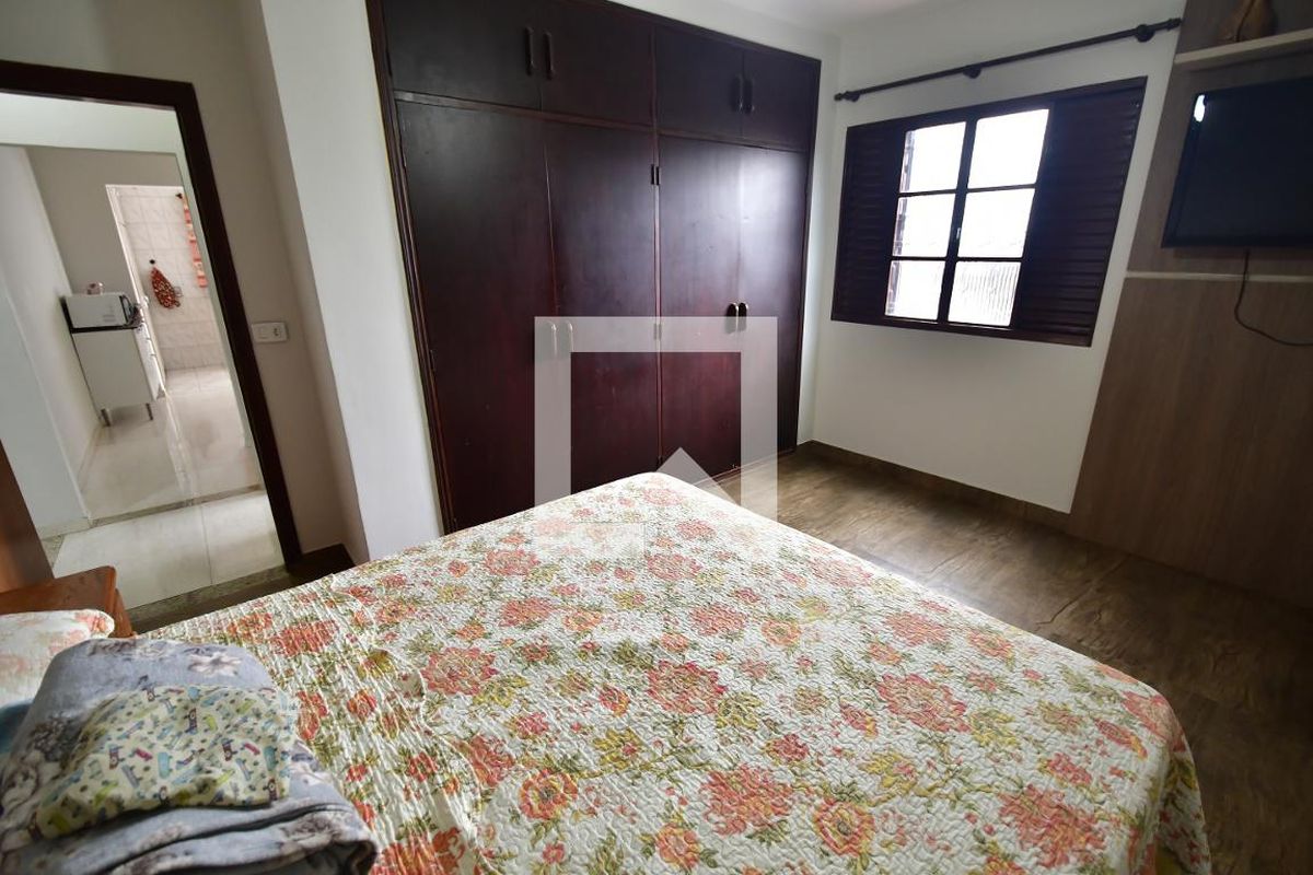 Casa à Venda - Mansões Santo Antônio, 3 Quartos,  1000 m2 em , Campinas - sp | SoloBR