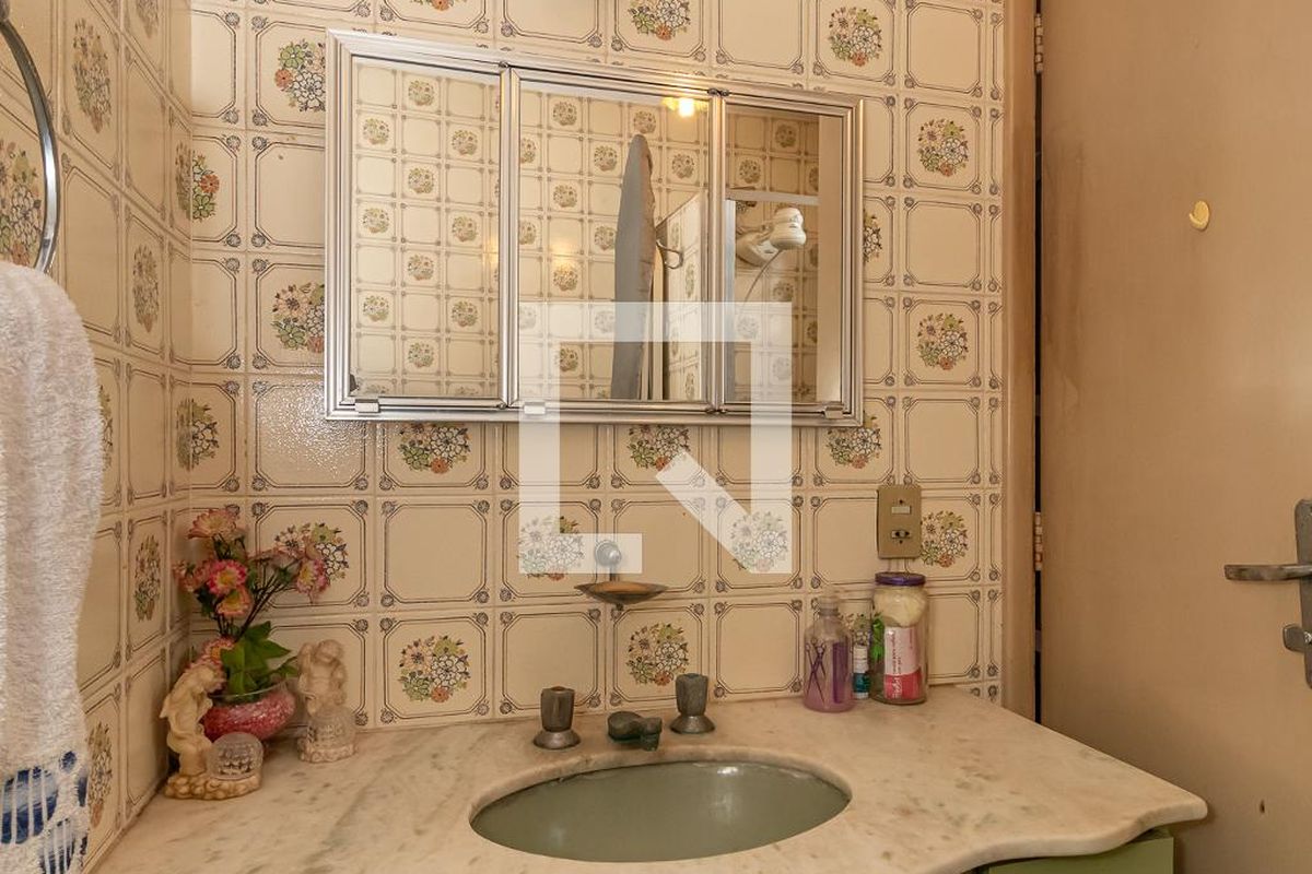 Casa à Venda - Bosque, 3 Quartos,  250 m2 em , Campinas - sp | SoloBR