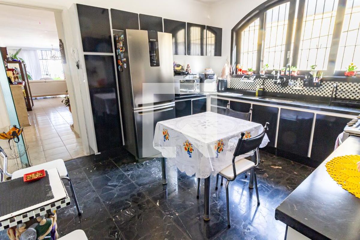 Casa, 4 quartos, 280 m² - Foto 48
