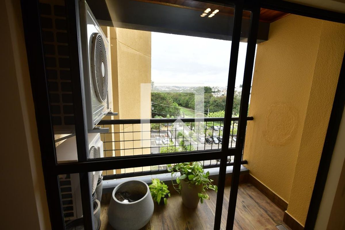 Apartamento à Venda - Mansões Santo Antônio, 1 Quarto,  70 m2 em , Campinas - sp | SoloBR