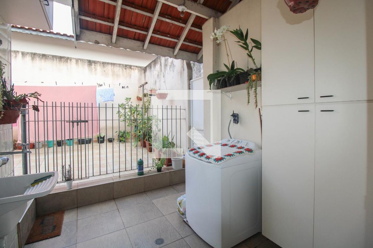 Casa à Venda - Jardim Flamboyant, 3 Quartos,  176 m2 em , Campinas - sp | SoloBR