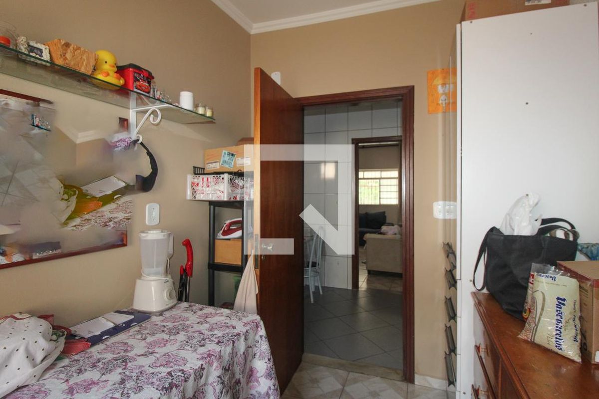 Casa à Venda - Jardim Flamboyant, 3 Quartos,  176 m2 em , Campinas - sp | SoloBR