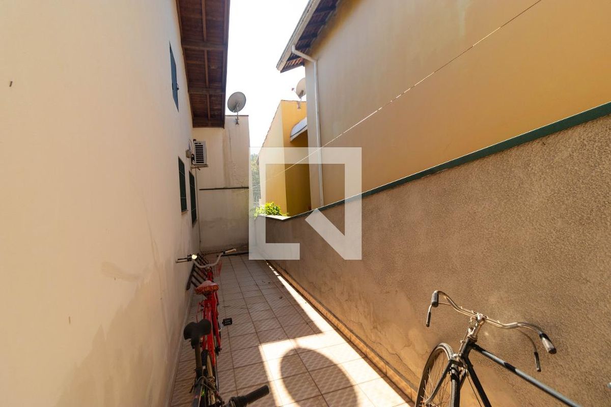 Casa à Venda - Jardim Chapadão, 3 Quartos,  360 m2 em , Campinas - sp | SoloBR