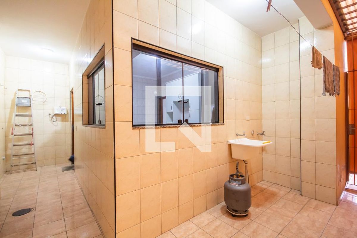 Casa, 3 quartos, 220 m² - Foto 82