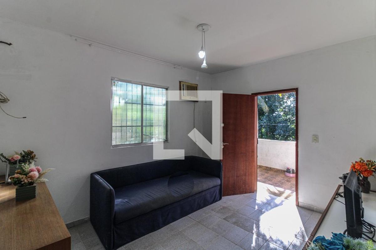 Casa, 2 quartos, 2000 m² - Foto 2