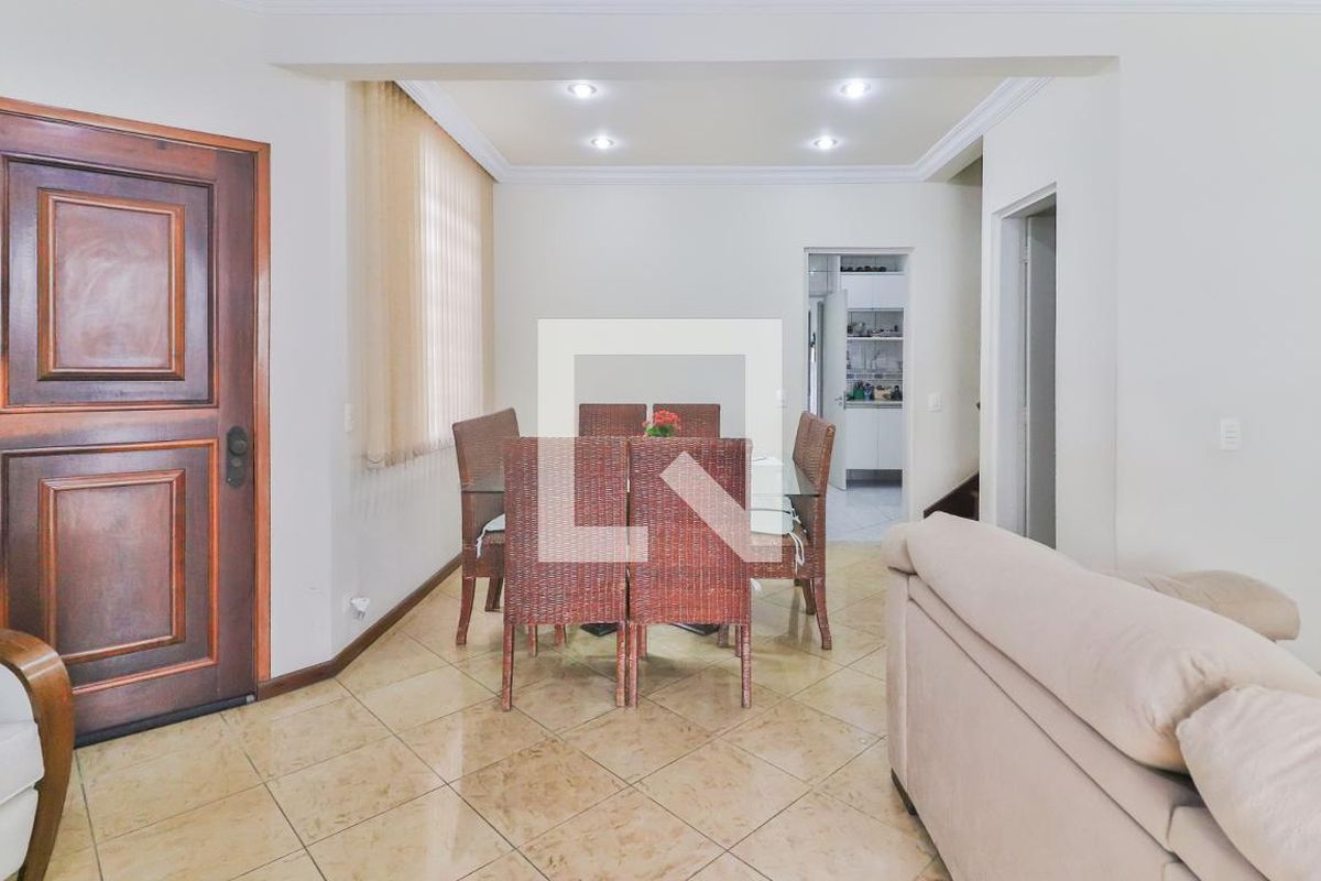 Casa, 4 quartos, 262 m² - Foto 2