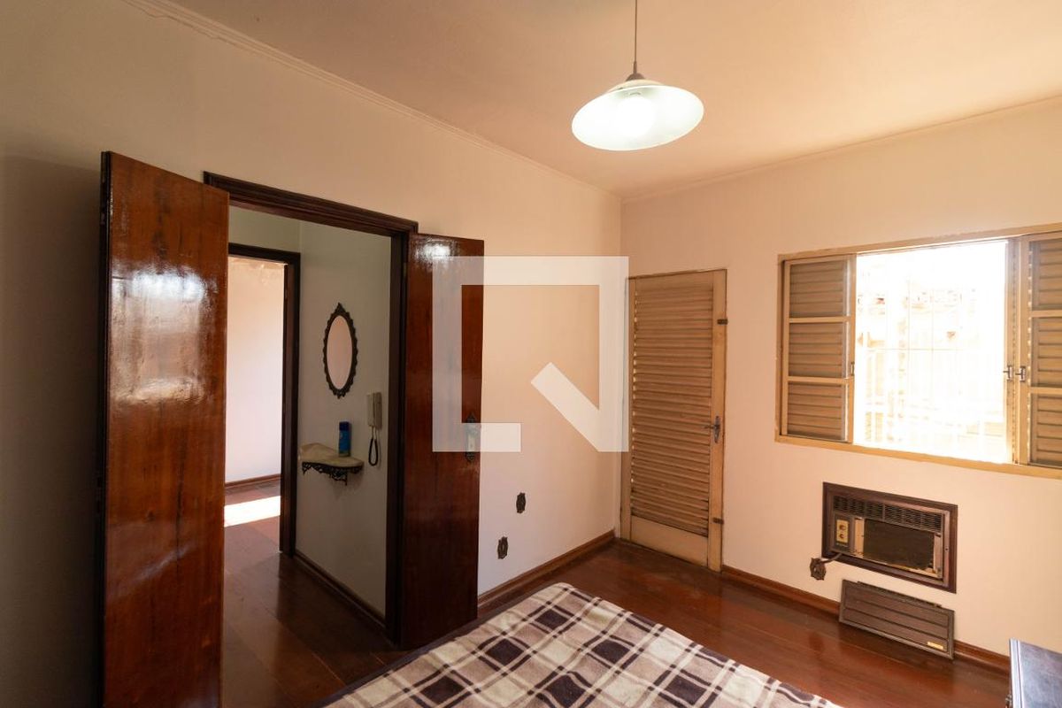Casa à Venda - Centro, 2 Quartos,  148 m2 em , Campinas - sp | SoloBR
