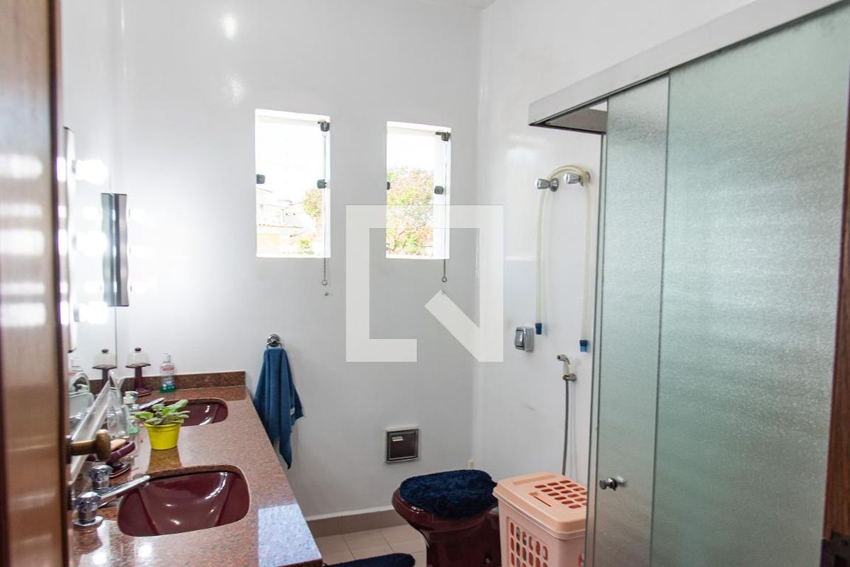 Casa, 5 quartos, 250 m² - Foto 42