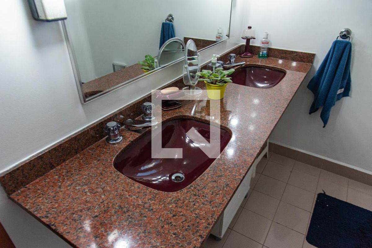 Casa, 5 quartos, 250 m² - Foto 44