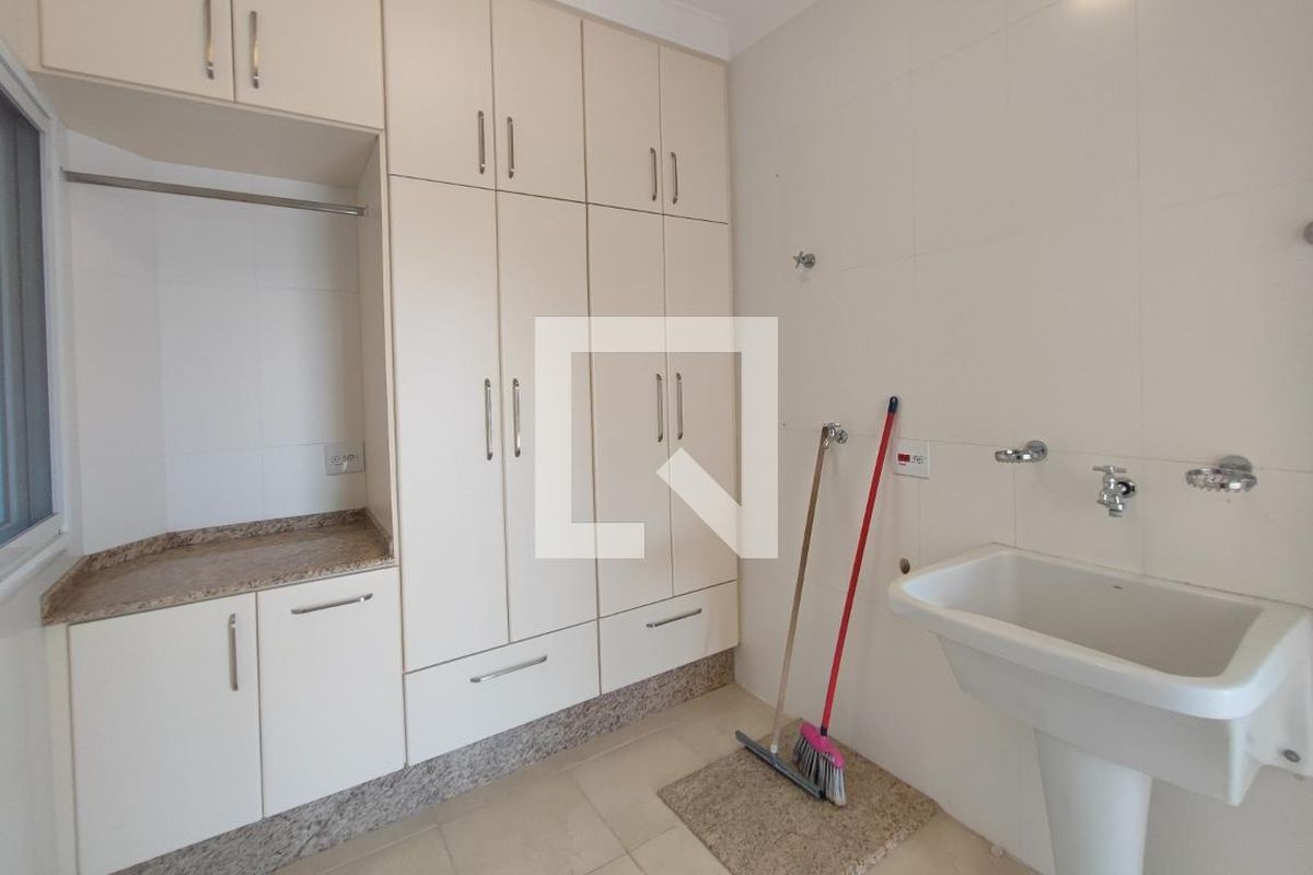 Casa à Venda - Parque Prado, 5 Quartos,  360 m2 em , Campinas - sp | SoloBR
