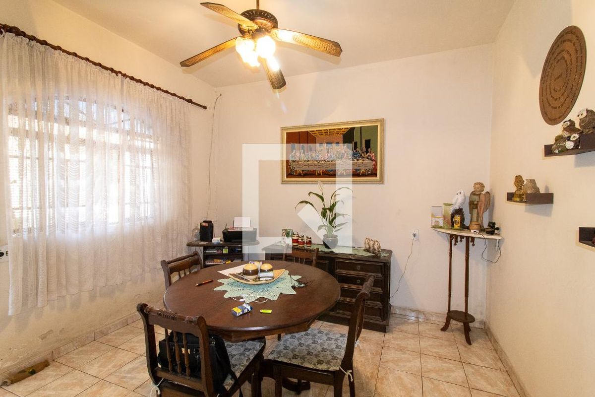 Casa à Venda - Taquaral, 4 Quartos,  315 m2 em , Campinas - sp | SoloBR